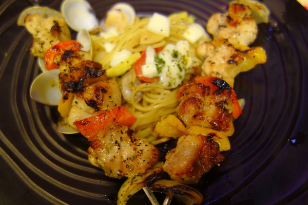 義樓Italiano：1031223[官本金文愛台灣]台中市北區與P小姐一起嗜賣嚐鮮義樓Italiano時尚工業風美味比薩魂還有燉飯與義大利麵