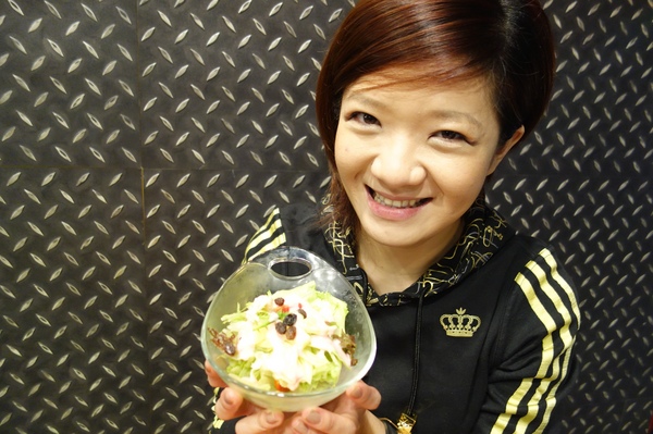 義樓Italiano：1031223[官本金文愛台灣]台中市北區與P小姐一起嗜賣嚐鮮義樓Italiano時尚工業風美味比薩魂還有燉飯與義大利麵