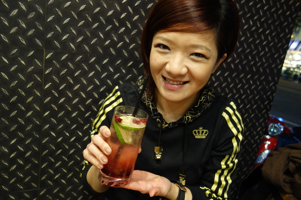 義樓Italiano：1031223[官本金文愛台灣]台中市北區與P小姐一起嗜賣嚐鮮義樓Italiano時尚工業風美味比薩魂還有燉飯與義大利麵