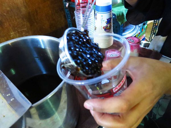 【三重】天狗神社造型飲料攤-LV級的飲料店-三和夜市高大鮮奶