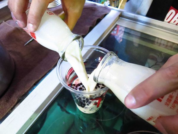 【三重】天狗神社造型飲料攤-LV級的飲料店-三和夜市高大鮮奶