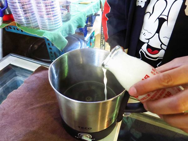 【三重】天狗神社造型飲料攤-LV級的飲料店-三和夜市高大鮮奶