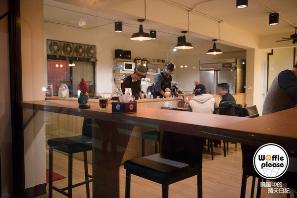 Waffle Please 比利時列日鬆餅專賣店：【邀約|Waffle Please】巷弄甜香中實現的男孩比利時鬆餅創業夢