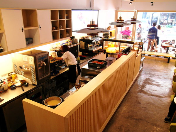 Naked 6:台中咖啡館 ❤ Naked 6