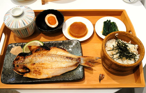 Naked 6:台中咖啡館 ❤ Naked 6