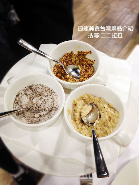 純焠炙烤牛排(中美村店)：桃園 ▉純粹炙烤牛排。完整菜單。朝聖！3C通路燦坤集團開起牛排館啦~/桃園美食、中壢美食