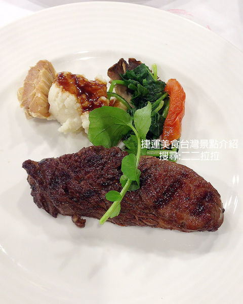 純焠炙烤牛排(中美村店)：桃園 ▉純粹炙烤牛排。完整菜單。朝聖！3C通路燦坤集團開起牛排館啦~/桃園美食、中壢美食