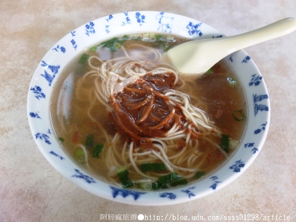胡老爹麵店:【美食特搜。屏東市】胡老爹麵店。大樹下的小麵攤 50幾年歷史的外省口味