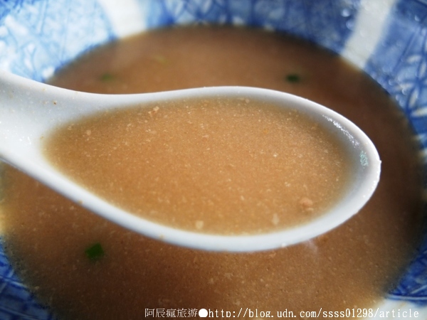 胡老爹麵店:【美食特搜。屏東市】胡老爹麵店。大樹下的小麵攤 50幾年歷史的外省口味