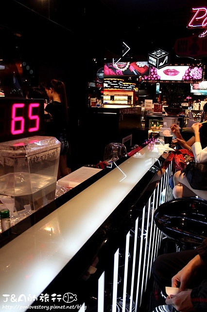 GLAMAIR:【台北】GLAM AIR--浪漫彩虹棉花糖和濃郁香蕉霜淇淋~