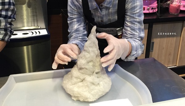 GLAMAIR：[台北信義區]Glam Air|韓國棉花糖冰淇淋-雨天限定烏雲棉花糖|咖啡迷不容錯過的提拉米蘇霜淇淋|新光三越A11