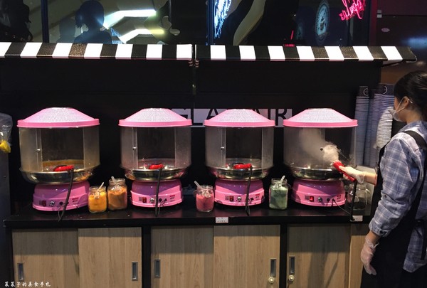 GLAMAIR：[台北信義區]Glam Air|韓國棉花糖冰淇淋-雨天限定烏雲棉花糖|咖啡迷不容錯過的提拉米蘇霜淇淋|新光三越A11