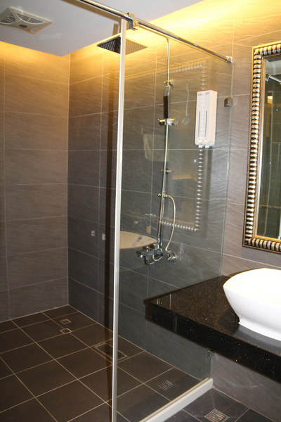 月牙兒民宿：屏東縣●東港-月牙兒旅宿~讓人賓至如歸的溫馨民宿~還有可愛小小店長呦！❤❤❤