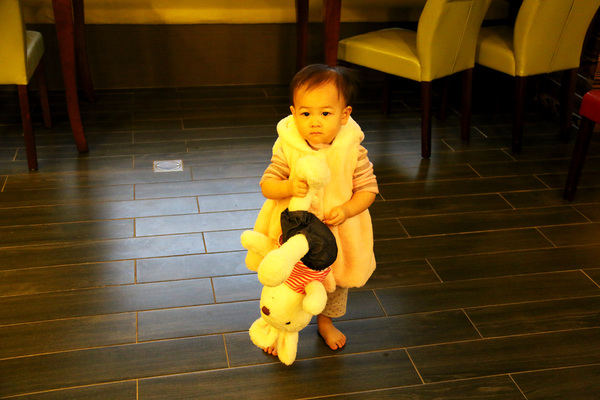 月牙兒民宿：屏東縣●東港-月牙兒旅宿~讓人賓至如歸的溫馨民宿~還有可愛小小店長呦！❤❤❤