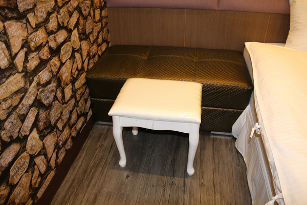 月牙兒民宿：屏東縣●東港-月牙兒旅宿~讓人賓至如歸的溫馨民宿~還有可愛小小店長呦！❤❤❤