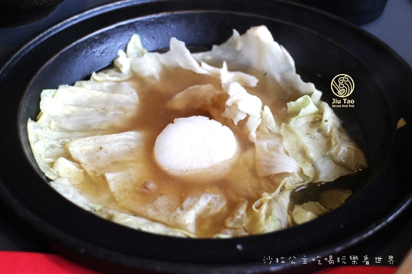 九濤石頭火鍋:淡水美食『九濤石頭火鍋』淡水老街/大塊牛排旁/自製手工沙茶/淡水捷運站