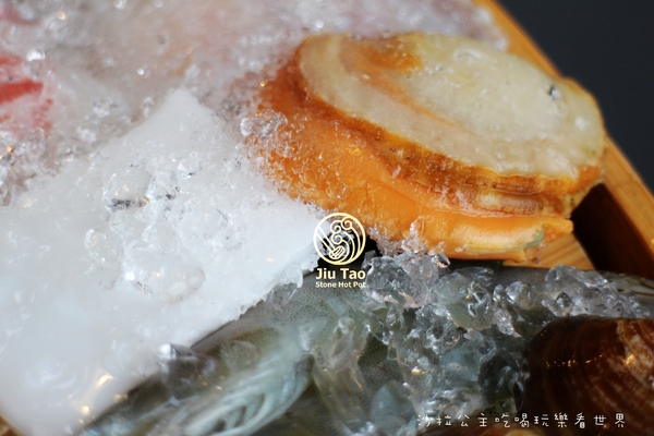 九濤石頭火鍋:淡水美食『九濤石頭火鍋』淡水老街/大塊牛排旁/自製手工沙茶/淡水捷運站