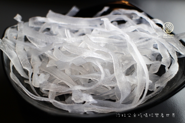 九濤石頭火鍋:淡水美食『九濤石頭火鍋』淡水老街/大塊牛排旁/自製手工沙茶/淡水捷運站