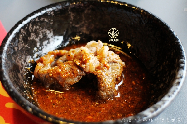 九濤石頭火鍋:淡水美食『九濤石頭火鍋』淡水老街/大塊牛排旁/自製手工沙茶/淡水捷運站