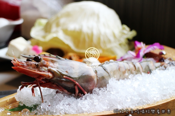 九濤石頭火鍋:淡水美食『九濤石頭火鍋』淡水老街/大塊牛排旁/自製手工沙茶/淡水捷運站