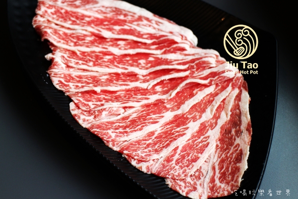 九濤石頭火鍋:淡水美食『九濤石頭火鍋』淡水老街/大塊牛排旁/自製手工沙茶/淡水捷運站