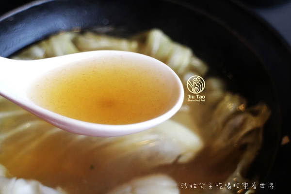 九濤石頭火鍋:淡水美食『九濤石頭火鍋』淡水老街/大塊牛排旁/自製手工沙茶/淡水捷運站