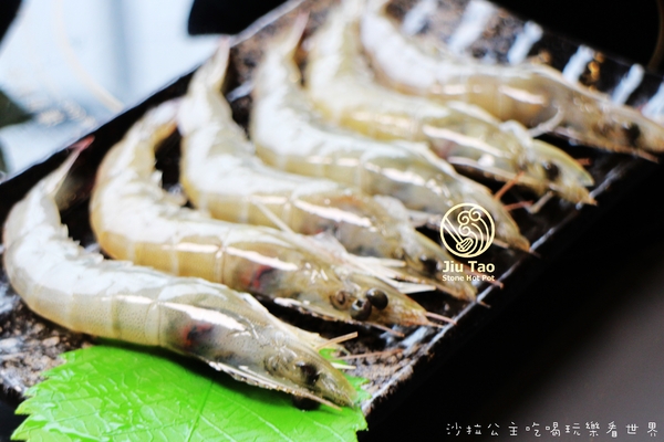 九濤石頭火鍋:淡水美食『九濤石頭火鍋』淡水老街/大塊牛排旁/自製手工沙茶/淡水捷運站