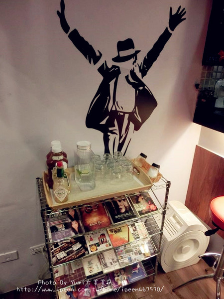 艾德華貝拉美式廚房:【邀稿】台中北區五常街餐廳!推薦→手工桿皮美味披薩讓我念念不忘@艾德華貝拉美式廚房E& B Kitchen