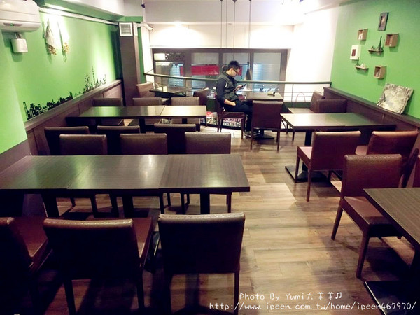 艾德華貝拉美式廚房:【邀稿】台中北區五常街餐廳!推薦→手工桿皮美味披薩讓我念念不忘@艾德華貝拉美式廚房E& B Kitchen