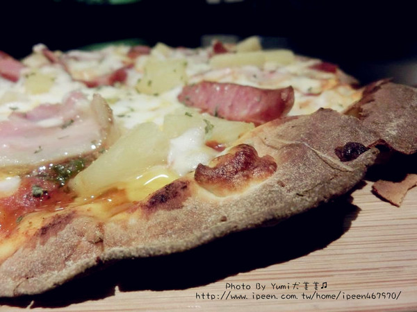 艾德華貝拉美式廚房:【邀稿】台中北區五常街餐廳!推薦→手工桿皮美味披薩讓我念念不忘@艾德華貝拉美式廚房E& B Kitchen