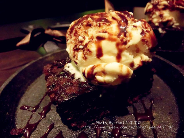 艾德華貝拉美式廚房:【邀稿】台中北區五常街餐廳!推薦→手工桿皮美味披薩讓我念念不忘@艾德華貝拉美式廚房E& B Kitchen