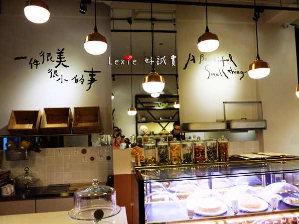 迪化街鹹花生孔雀2