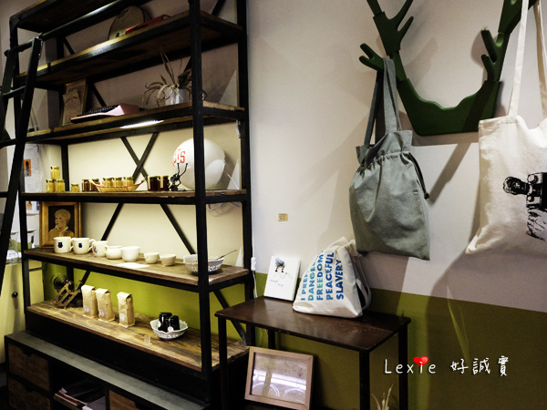 迪化街鹹花生孔雀7