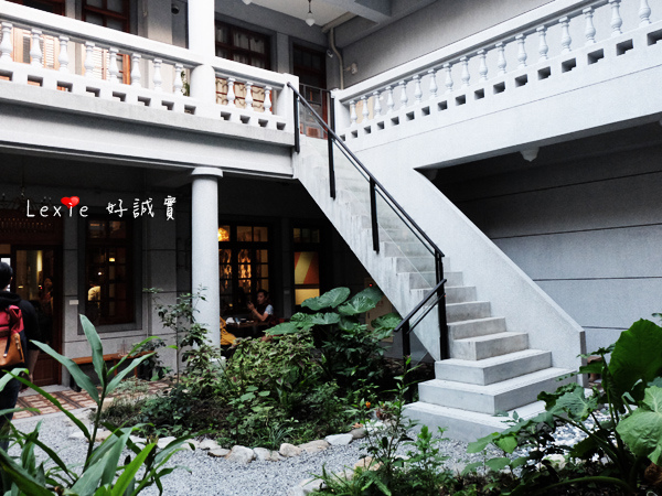 迪化街鹹花生孔雀6