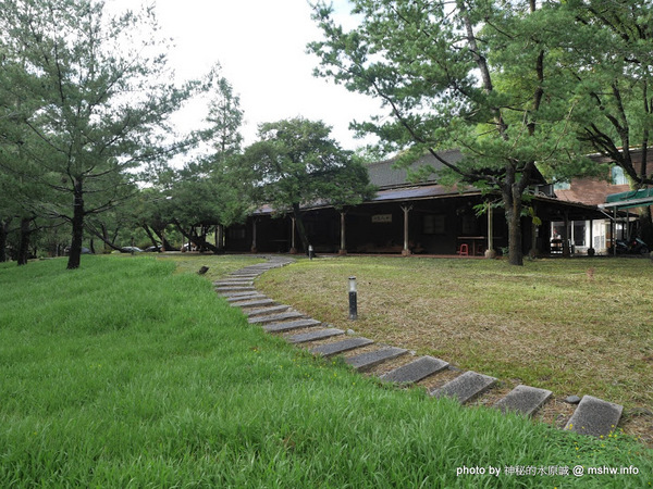 禪與松休閒養生會館：【景點】南投禪與松休閒養身會館@水里 : 最後的秘境？! 私人招待所變身檜木屋度假山莊