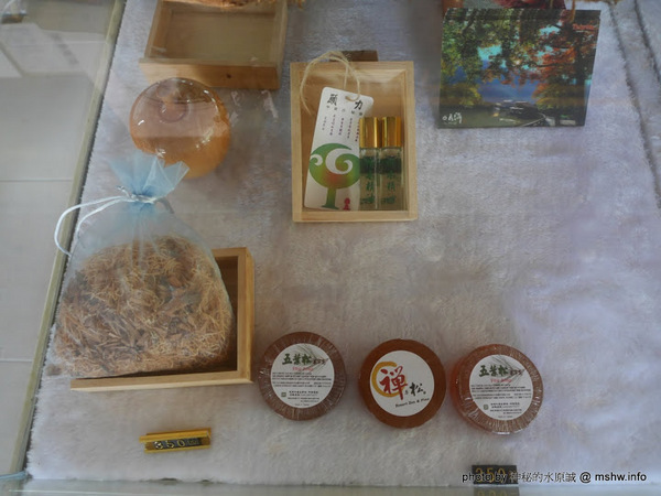 禪與松休閒養生會館：【景點】南投禪與松休閒養身會館@水里 : 最後的秘境？! 私人招待所變身檜木屋度假山莊