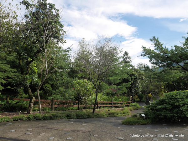 禪與松休閒養生會館：【景點】南投禪與松休閒養身會館@水里 : 最後的秘境？! 私人招待所變身檜木屋度假山莊