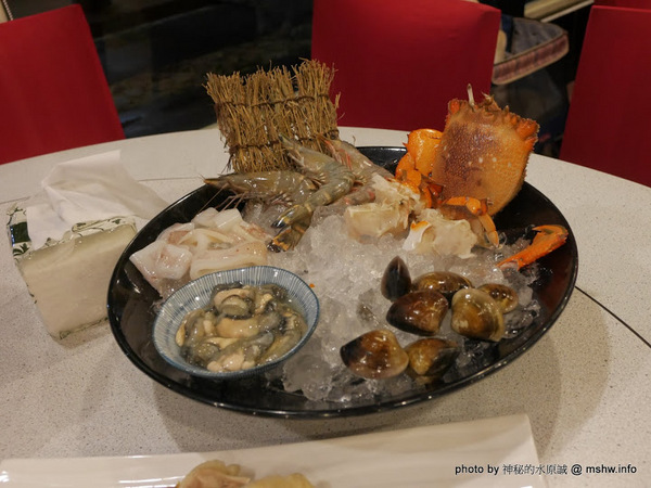 禪與松休閒養生會館：【景點】南投禪與松休閒養身會館@水里 : 最後的秘境？! 私人招待所變身檜木屋度假山莊