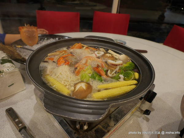 禪與松休閒養生會館：【景點】南投禪與松休閒養身會館@水里 : 最後的秘境？! 私人招待所變身檜木屋度假山莊