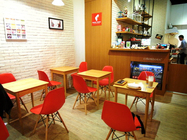 茪點咖啡(原維特比利時鬆餅專賣店)(一中錦新店)：台中邀約 ❤ 茪點咖啡