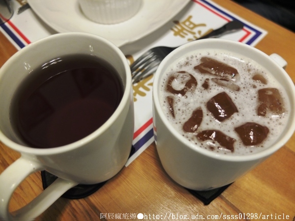 麗貞館軍事主題餐廳：【美食特搜。屏東市】麗貞館軍事主題餐廳。軍事主題結合眷村文化 不衝突的美味交流