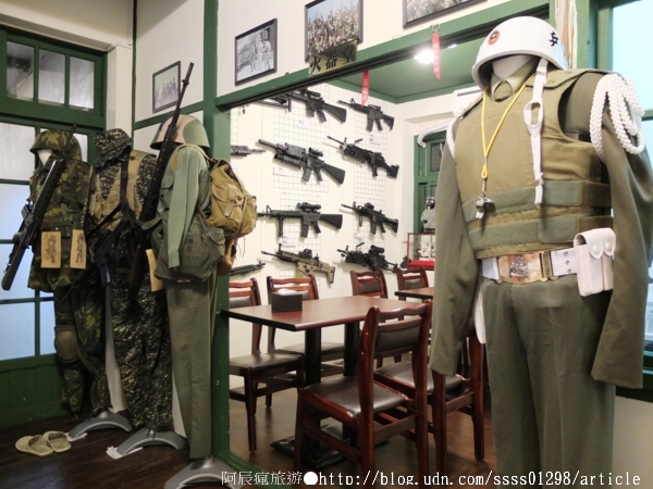 麗貞館軍事主題餐廳：【美食特搜。屏東市】麗貞館軍事主題餐廳。軍事主題結合眷村文化 不衝突的美味交流