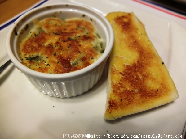 麗貞館軍事主題餐廳：【美食特搜。屏東市】麗貞館軍事主題餐廳。軍事主題結合眷村文化 不衝突的美味交流