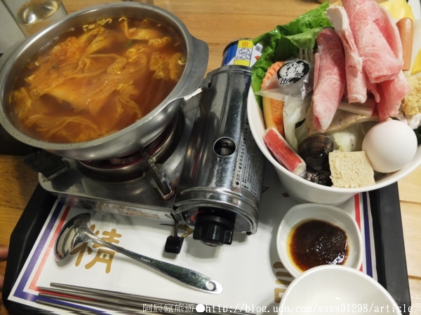 麗貞館軍事主題餐廳：【美食特搜。屏東市】麗貞館軍事主題餐廳。軍事主題結合眷村文化 不衝突的美味交流