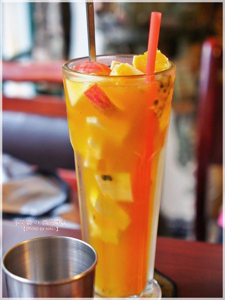 麗貞館軍事主題餐廳