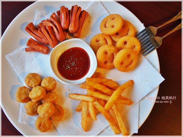 麗貞館軍事主題餐廳