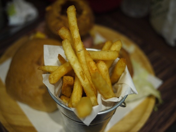 鄰居家 NEXT DOOR 松菸店：遊。北市信義區。親子人妻團 1月小聚會 松煙文創 & Next Door 鄰居家 美義式料理