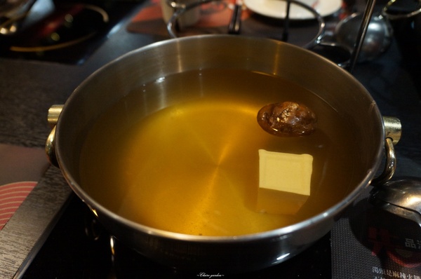 紅九九個人式麻辣鍋(原禎記館)：[試吃]台北捷運國父紀念館站紅九九個人式麻辣鍋~吃火鍋享受英式下午氛圍吧