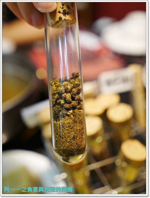 紅九九個人式麻辣鍋(原禎記館):台北東區美食 紅九九個人麻辣鍋 天麻竹笙雞~一人也能享受美味養生火鍋