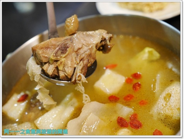 紅九九個人式麻辣鍋(原禎記館):台北東區美食 紅九九個人麻辣鍋 天麻竹笙雞~一人也能享受美味養生火鍋